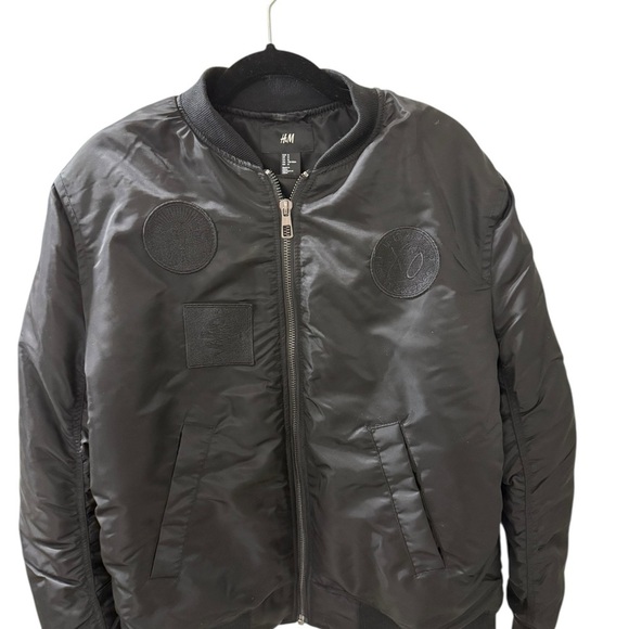 H&M Medium Black Weekender  Bomber Style Jacket Zipper Pockets Flight Air NWT - Picture 1 of 7